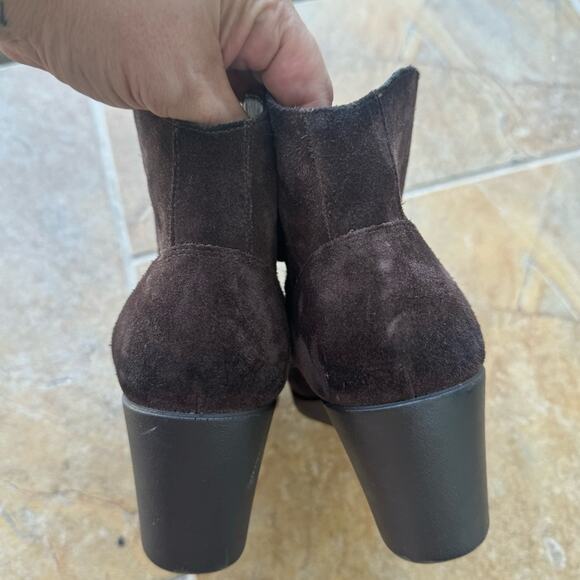 Crocs women’s Leigh brown suede dual comfort wedge booties size 10.5 - Picture 3 of 5